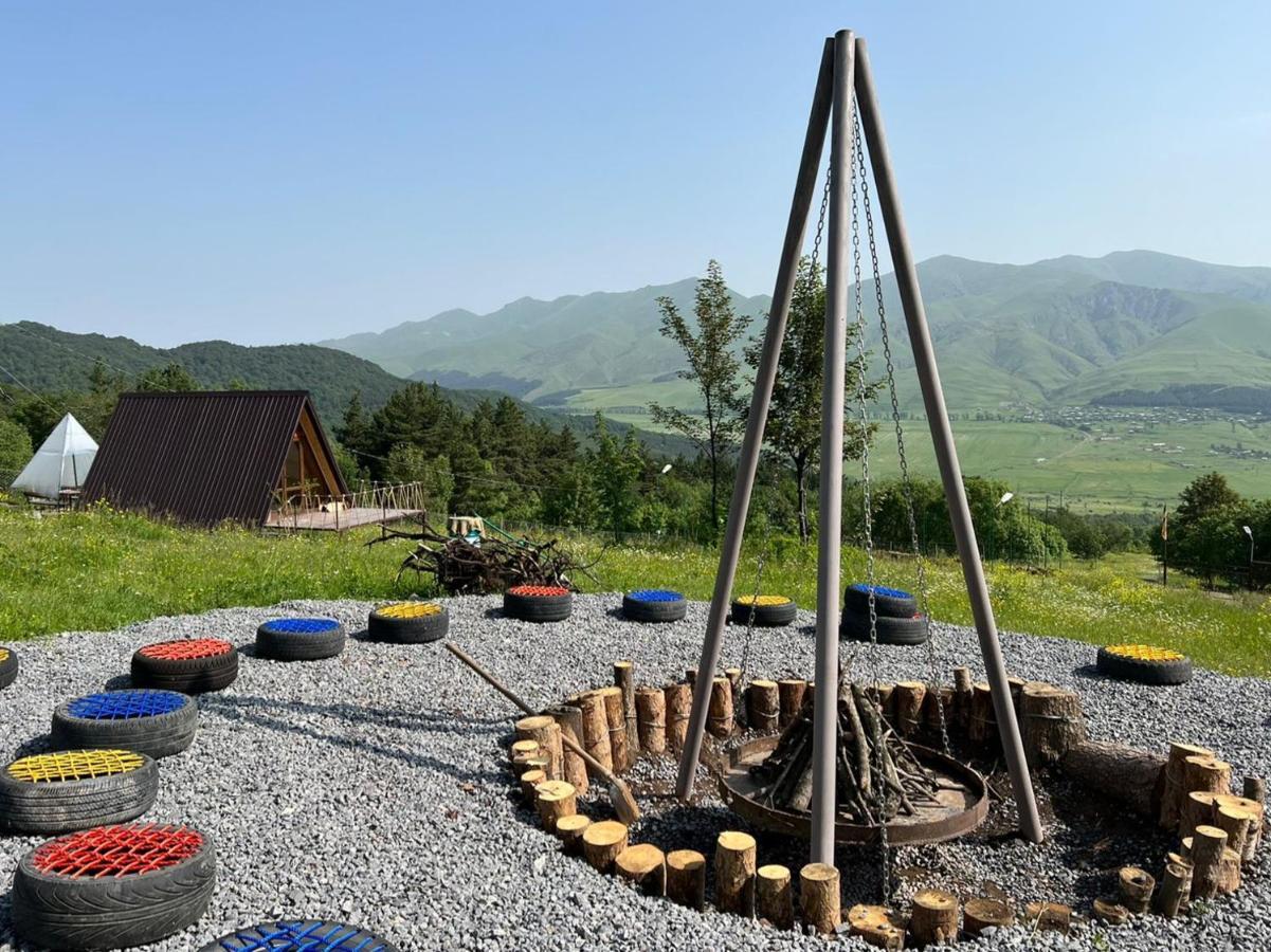 Glamping Wolf Mount Villa Margahovit Bilik gambar