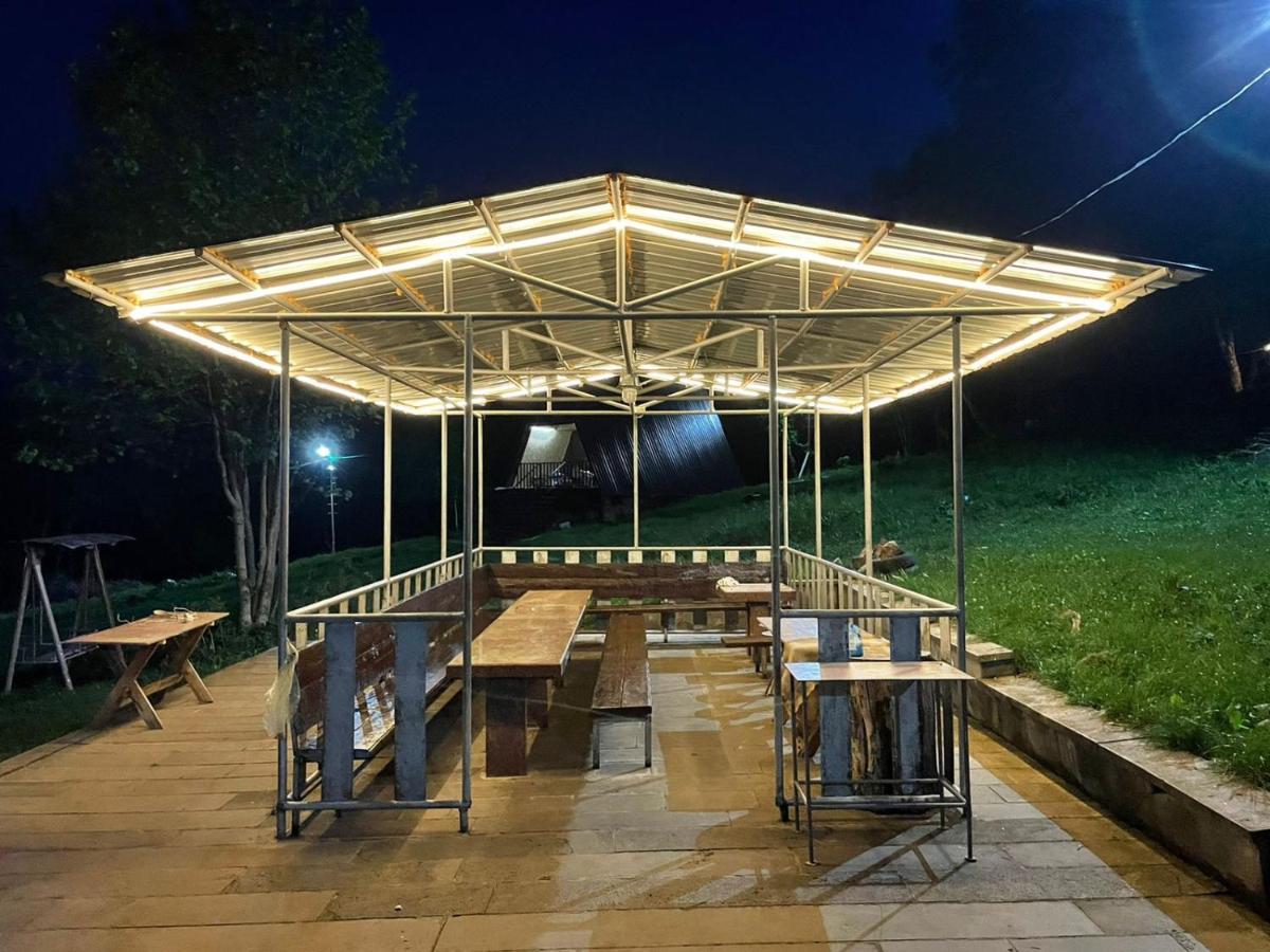 Glamping Wolf Mount Villa Margahovit Bilik gambar